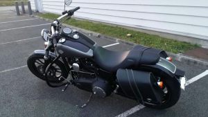 Sacoche Myleatherbikes Harley Dyna Street Bob_129